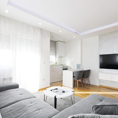 White Apartments Belgrado Buitenkant foto